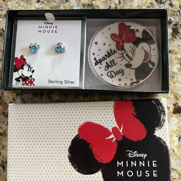 Disney Minnie Mouse earring set new! With plate sterling silver